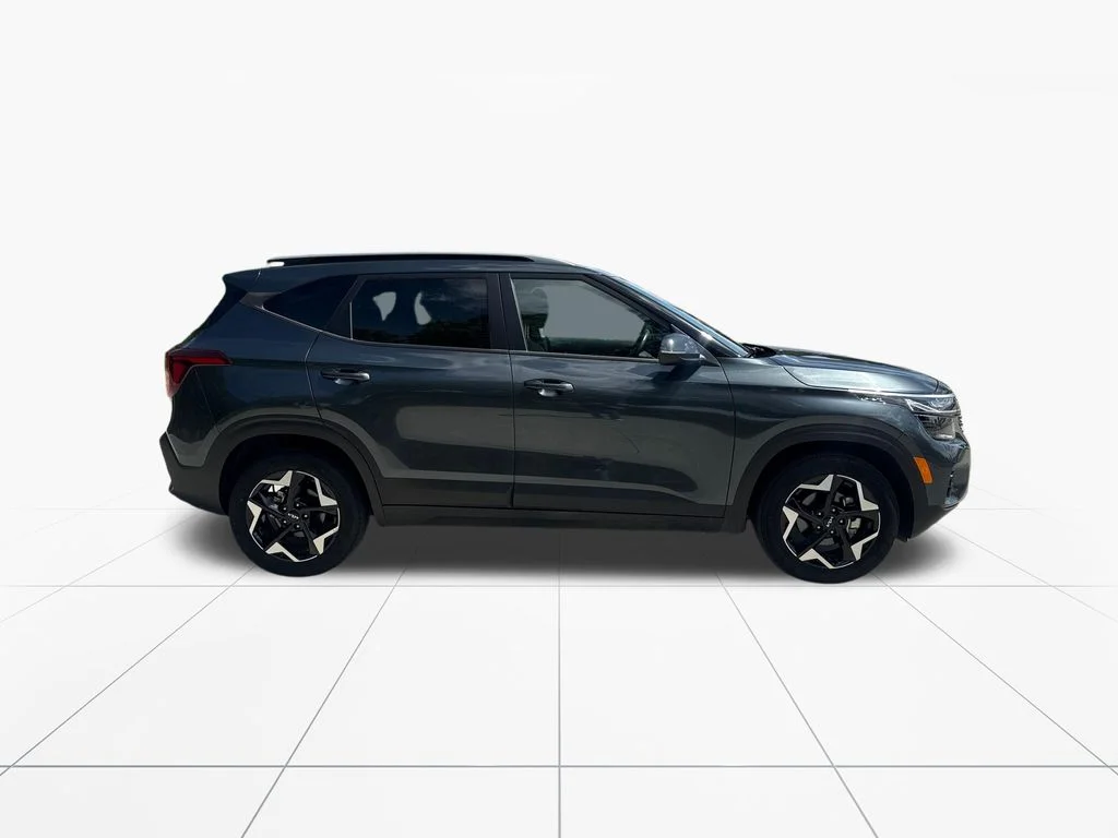 2025 Kia Seltos S - Photo 9