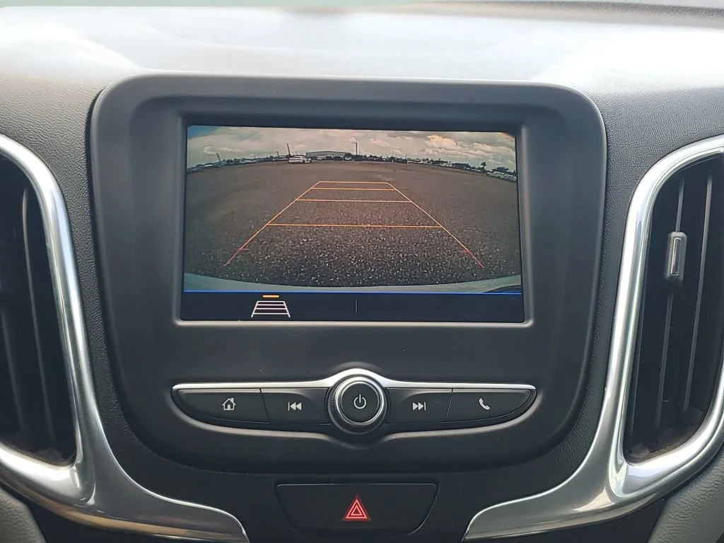 Used 2020 SUMMIT WHITE Chevrolet LT image 17