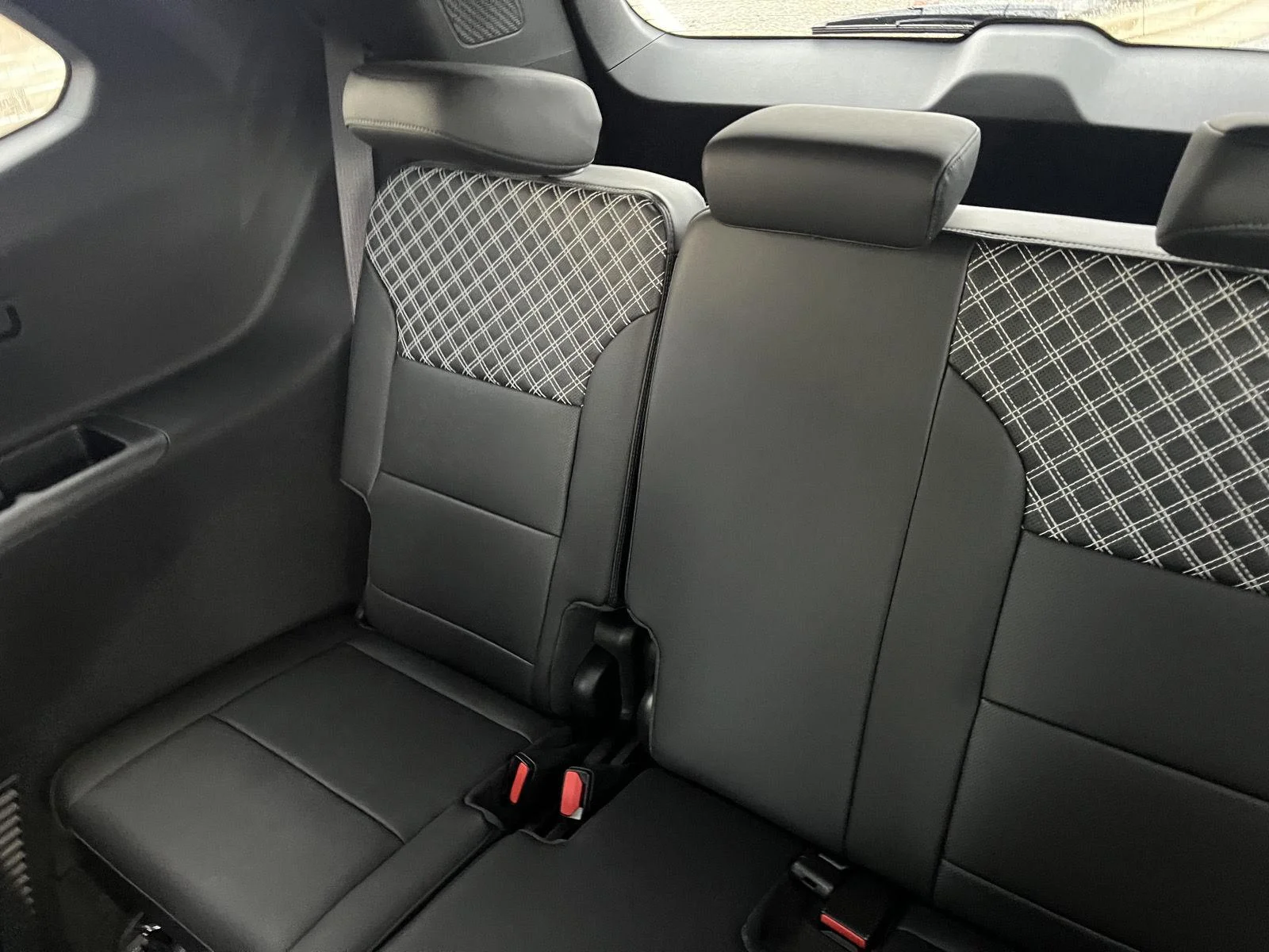 2027 GMC Acadia Denali - Photo 6