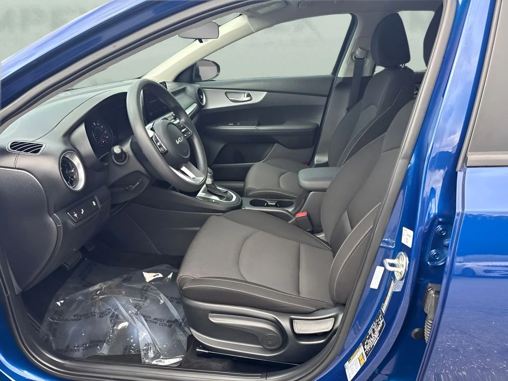 Used 2024 Blue Kia LXS image 5