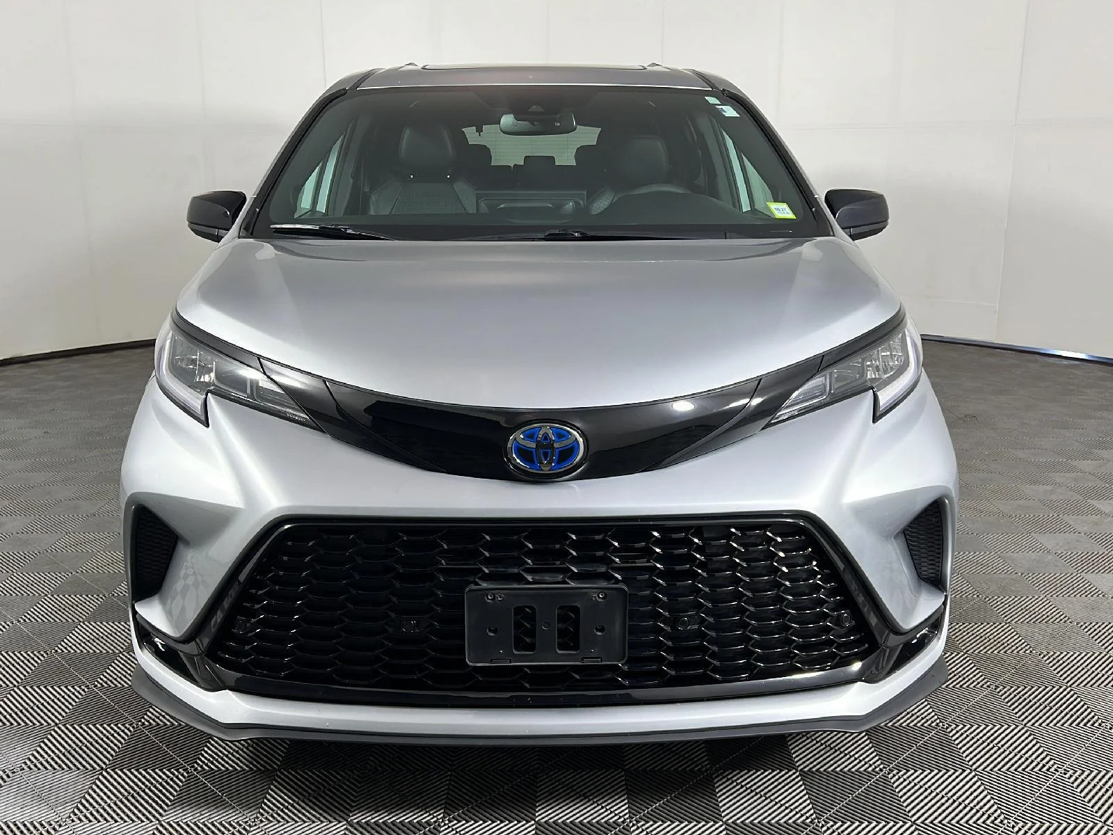 Used 2025 Celestial Silver Metallic Toyota XSE 7-Passenger image 57