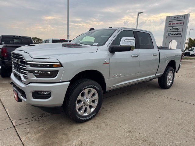 New 2026 Silver-Zynith Exterior Paint RAM Laramie image 3