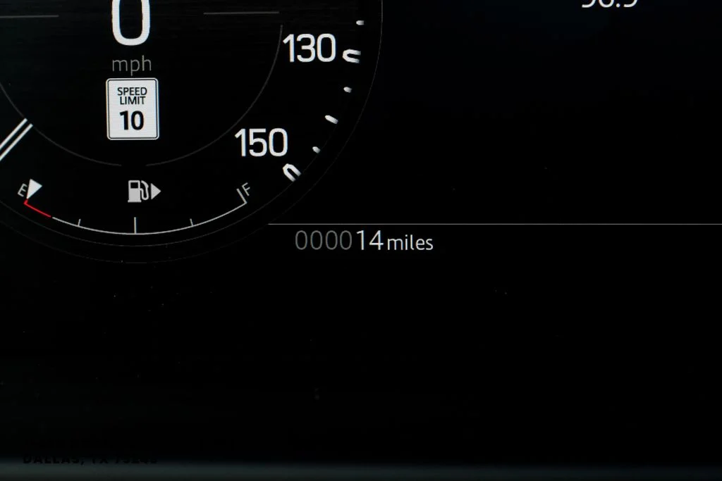 New 2026 Fuji White Land Rover X-Dynamic SE image 23