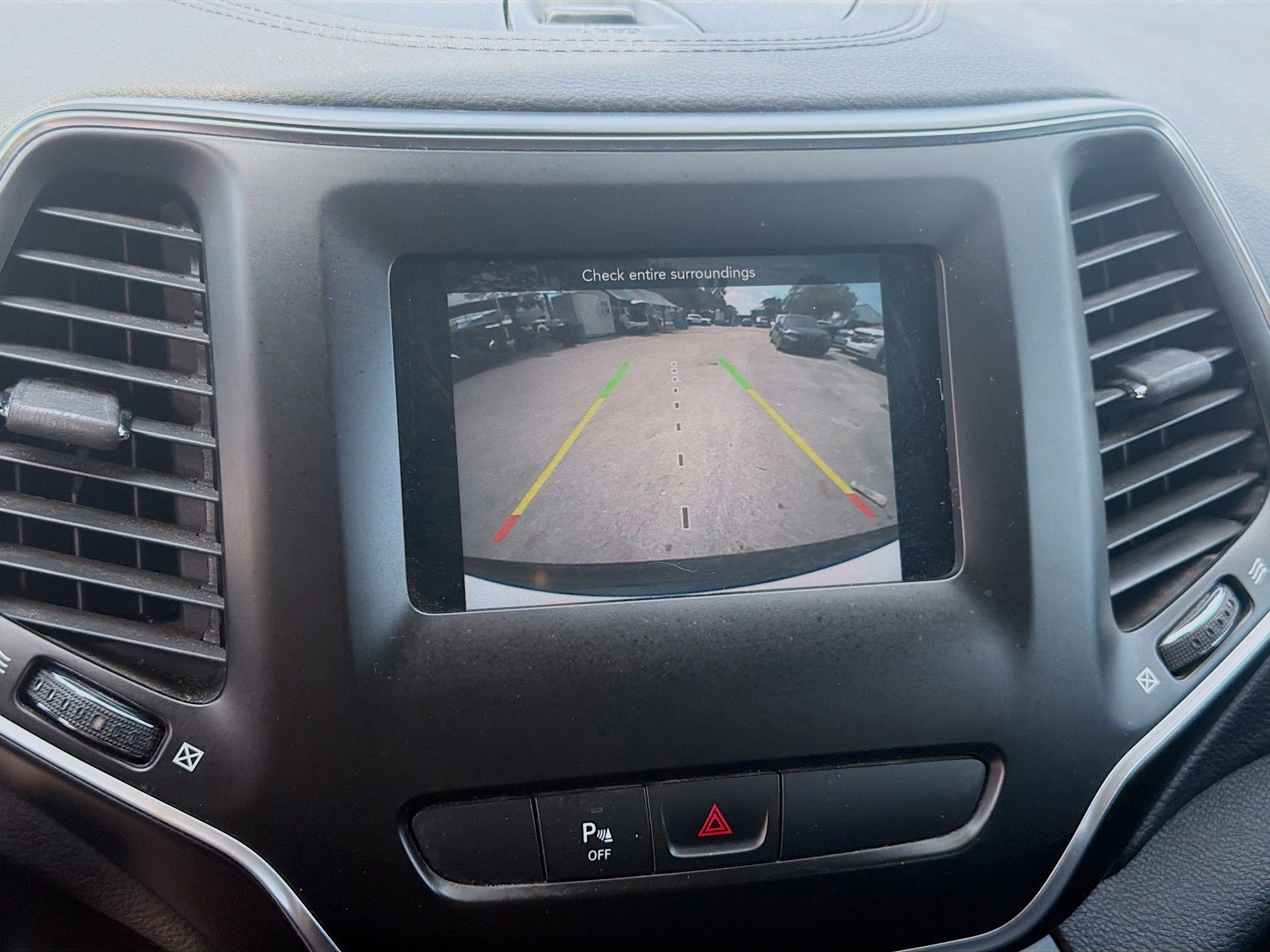 Used 2019 Bright White Clearcoat Jeep Latitude image 12