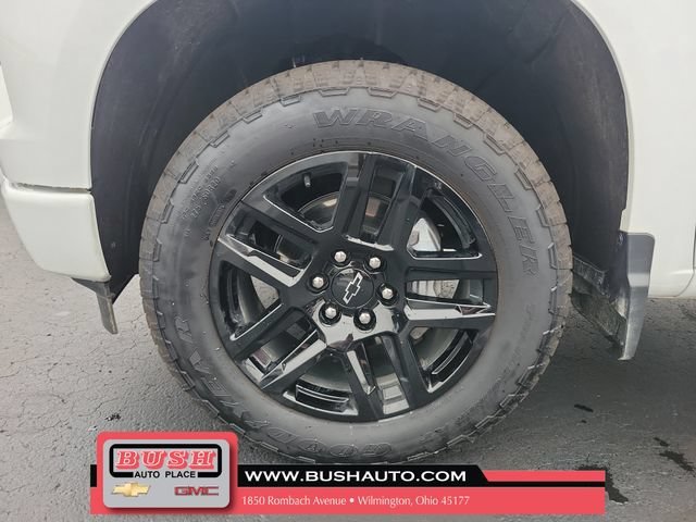 Used 2026 Summit White Chevrolet RST image 6