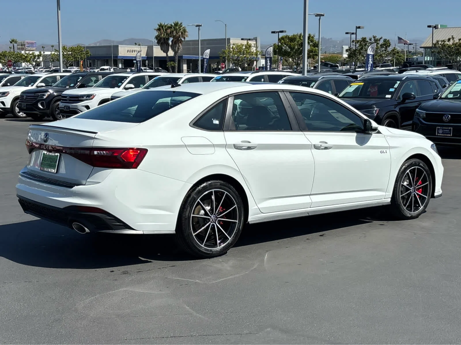 New 2026 PURE WHITE Volkswagen Autobahn image 3
