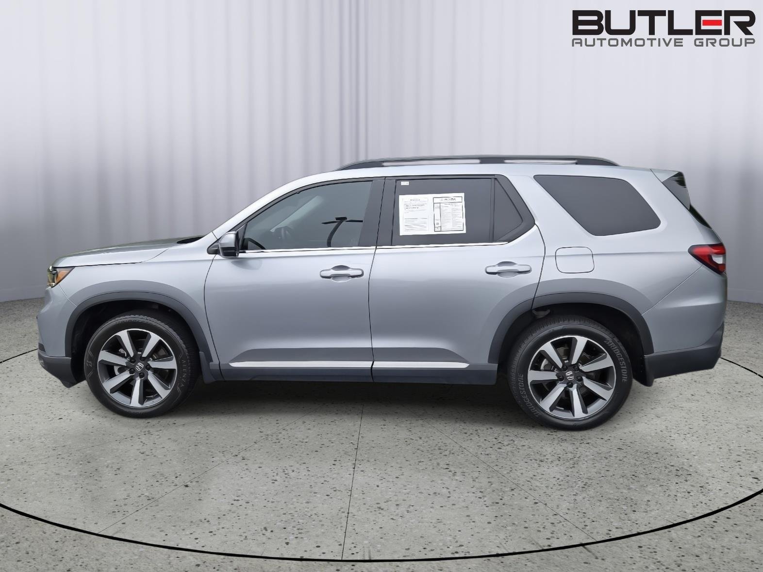 Used 2024 Lunar Silver Metallic Honda Touring image 6