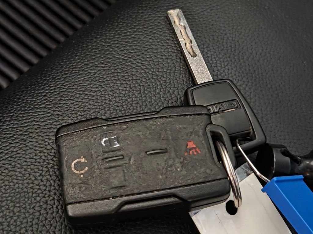 Used 2014 Silver GMC SLE image 36