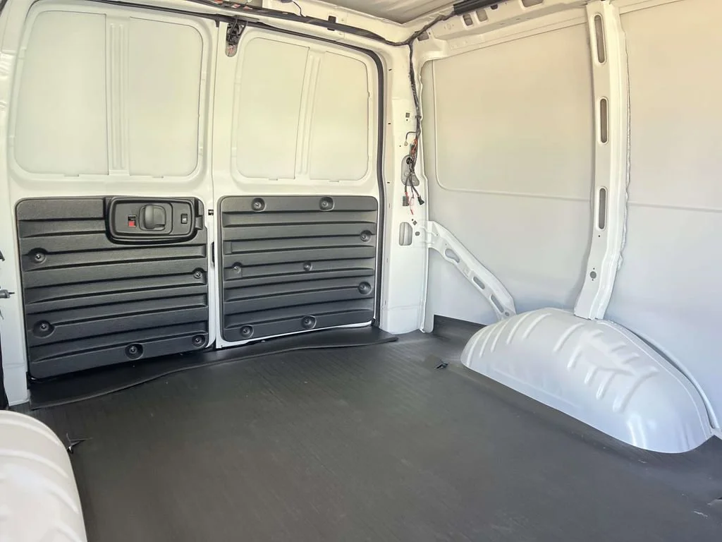 2025 Chevrolet Express Cargo Work Van - Photo 9