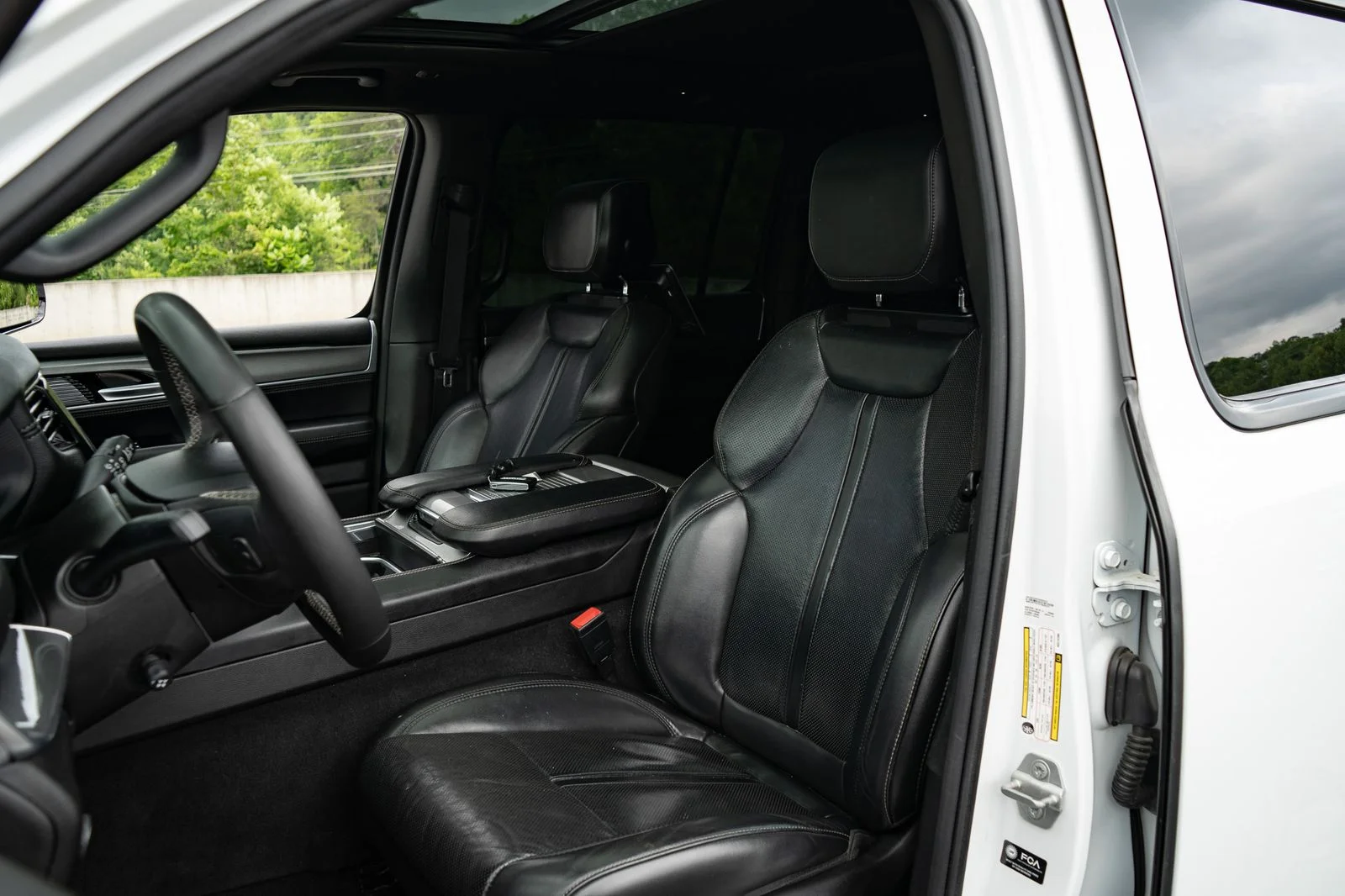 Used 2022 White Jeep Series I image 15
