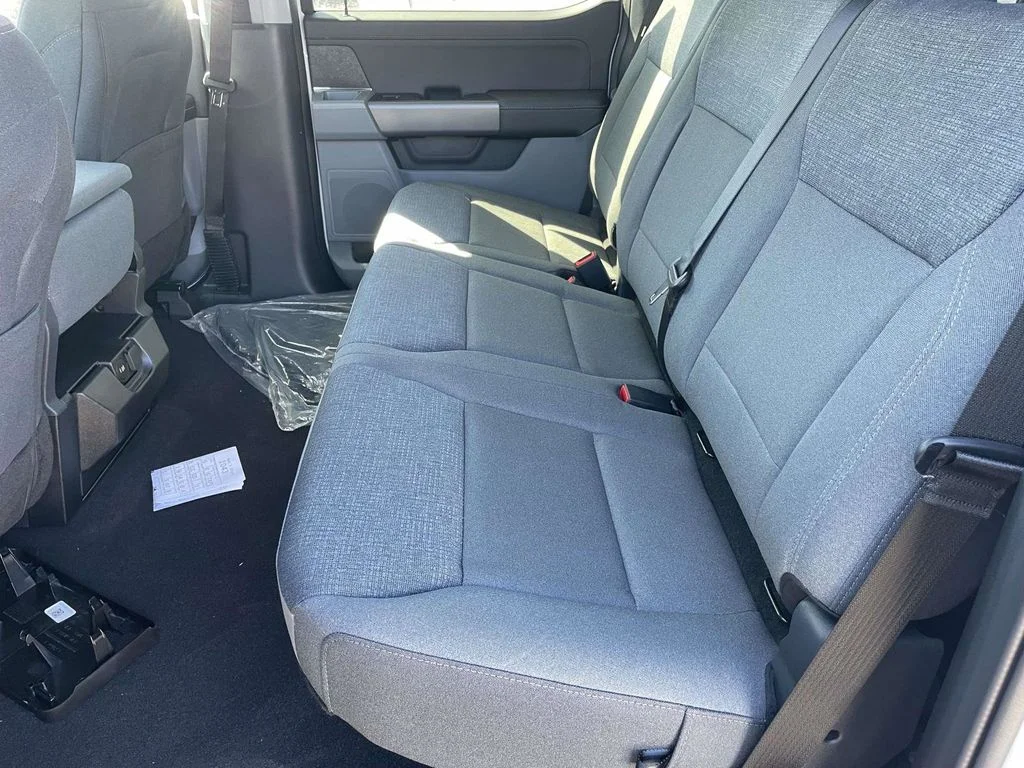 New 2026 Oxford White Ford XLT image 12