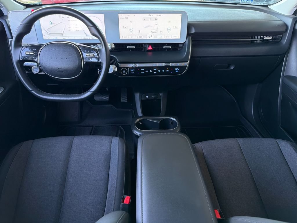 Used 2024 White Hyundai SEL image 13