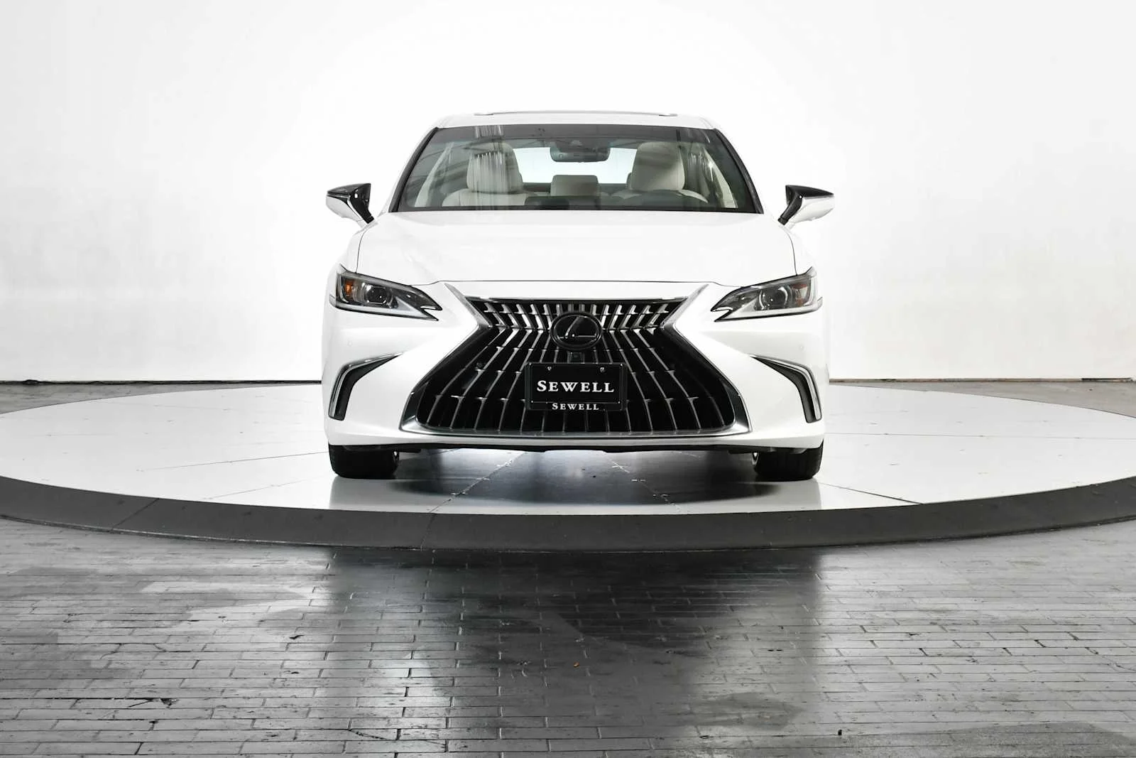 Used 2025 Eminent White Pearl Lexus Luxury image 8
