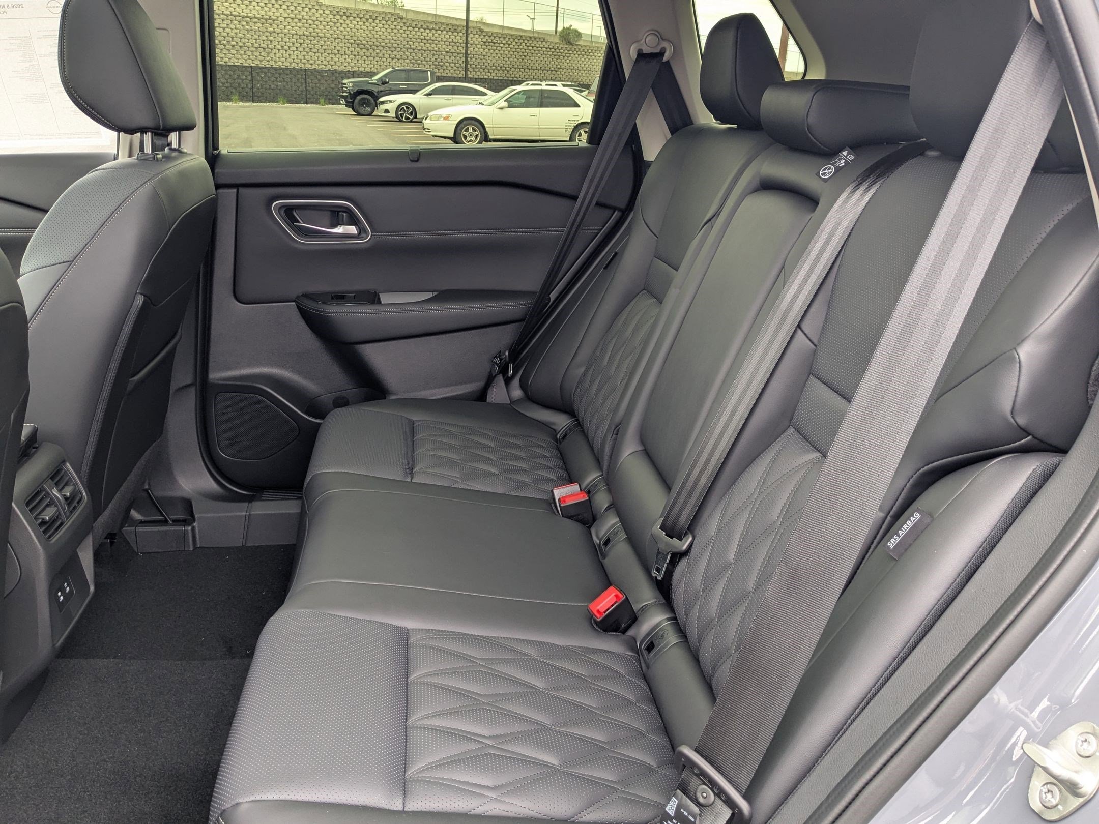 New 2026 Boulder Gray Pearl/Super Black Nissan Platinum image 16
