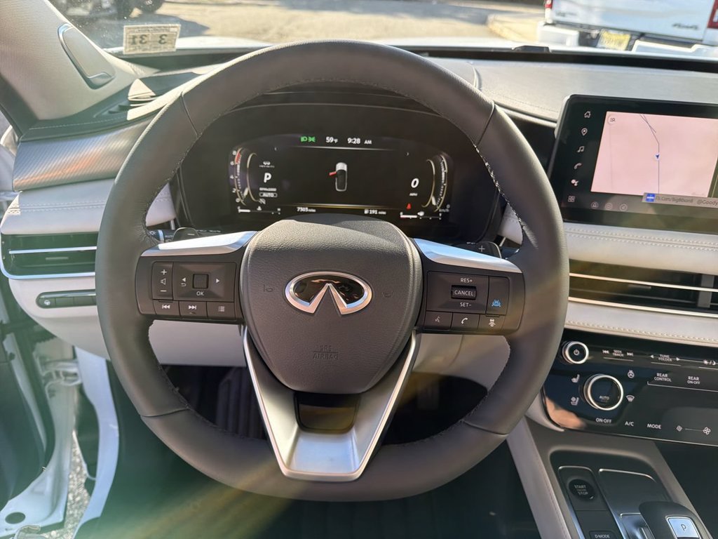 Certified Used 2026 White INFINITI LUXE image 18