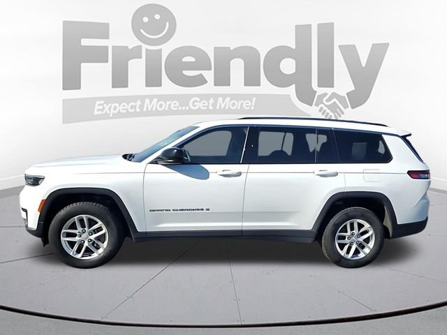 Used 2023 White Jeep Laredo image 2
