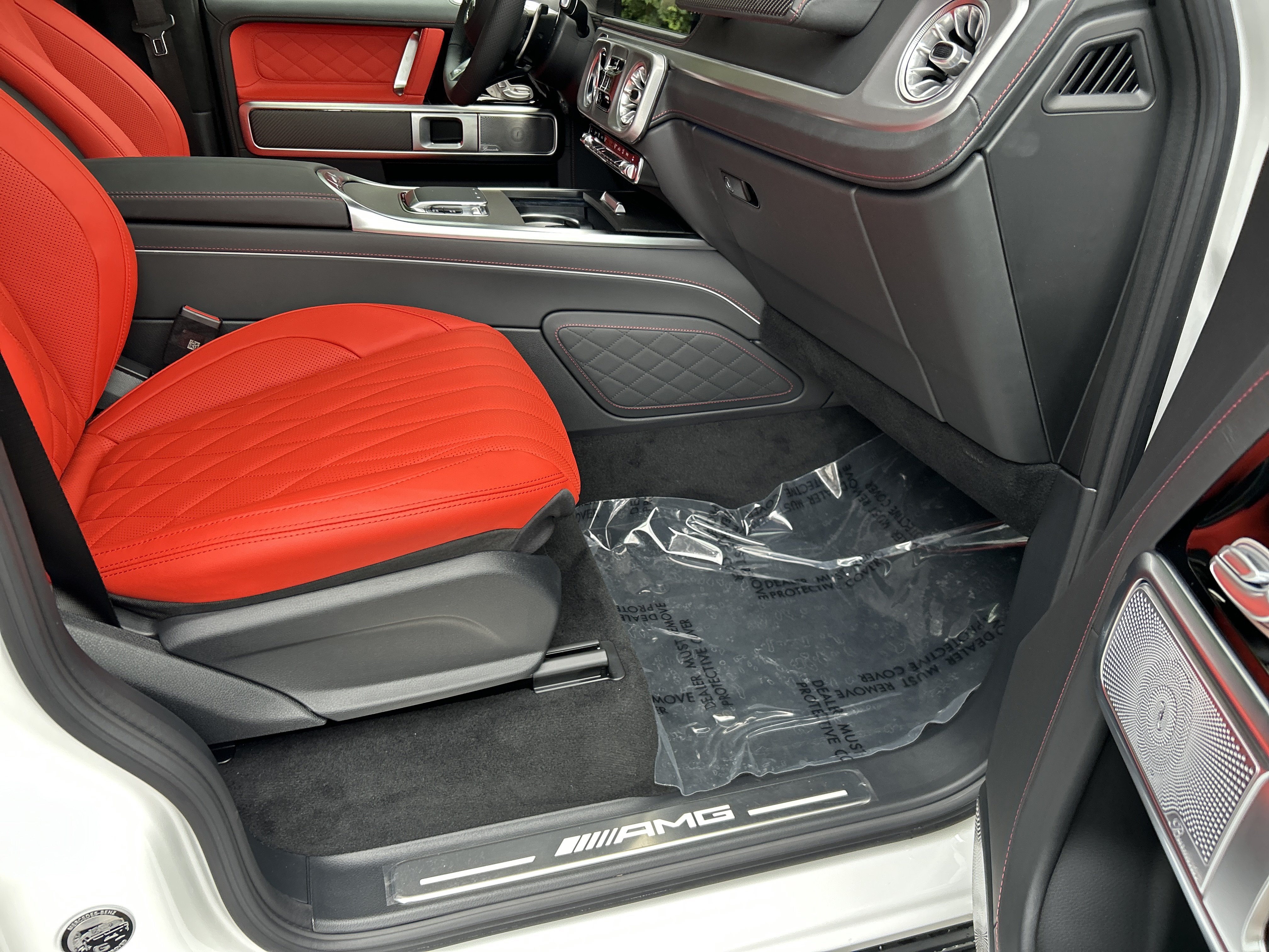 New 2027 MANUFAKTUR Moonlight White Metallic Mercedes-Benz AMG® G 63 SUV image 43