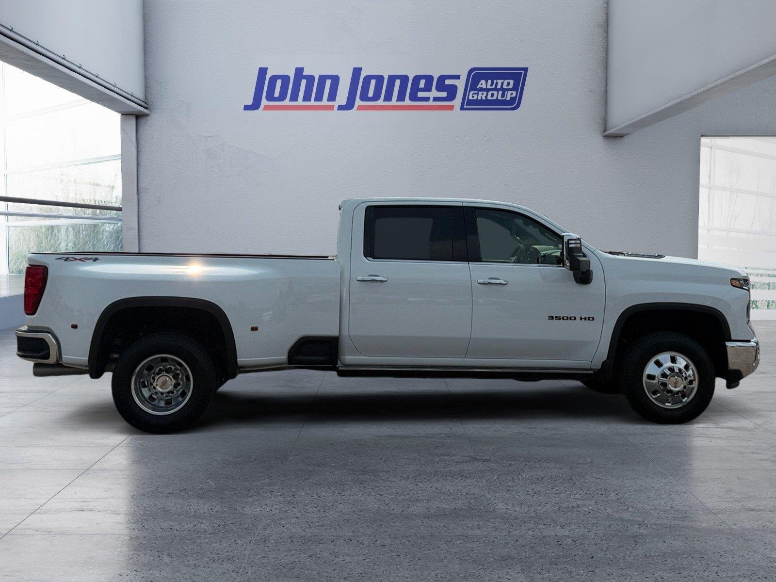 Used 2024 Summit White Chevrolet LTZ image 6
