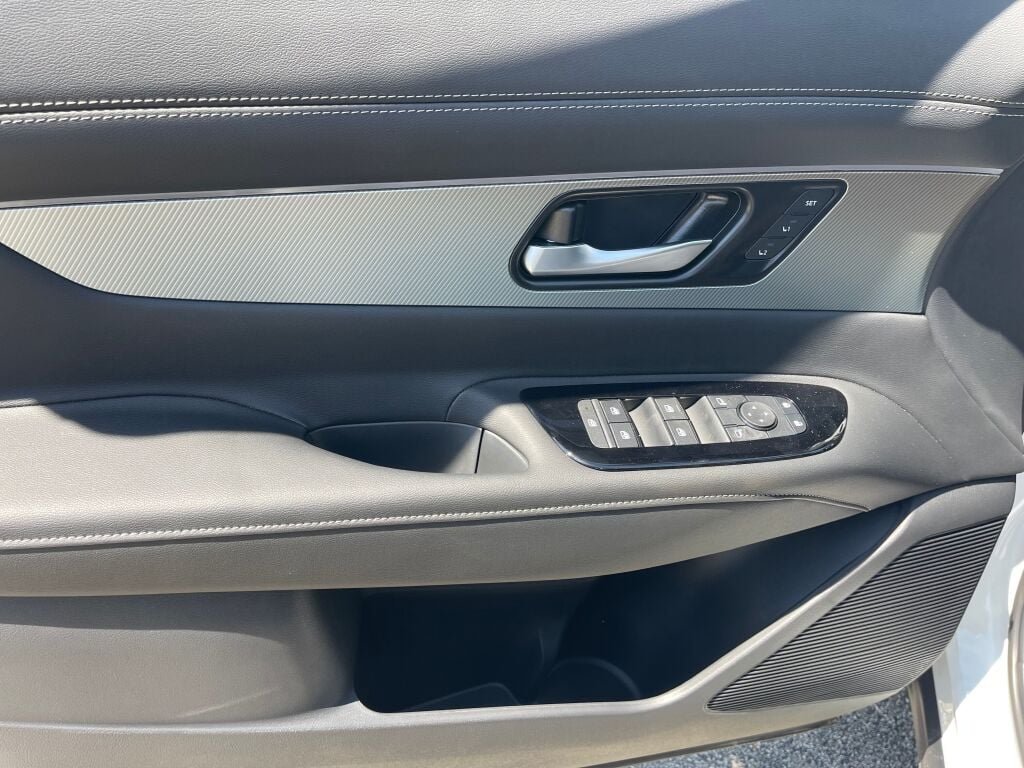 New 2026 Everest White Pearl Tricoat Nissan SL image 7