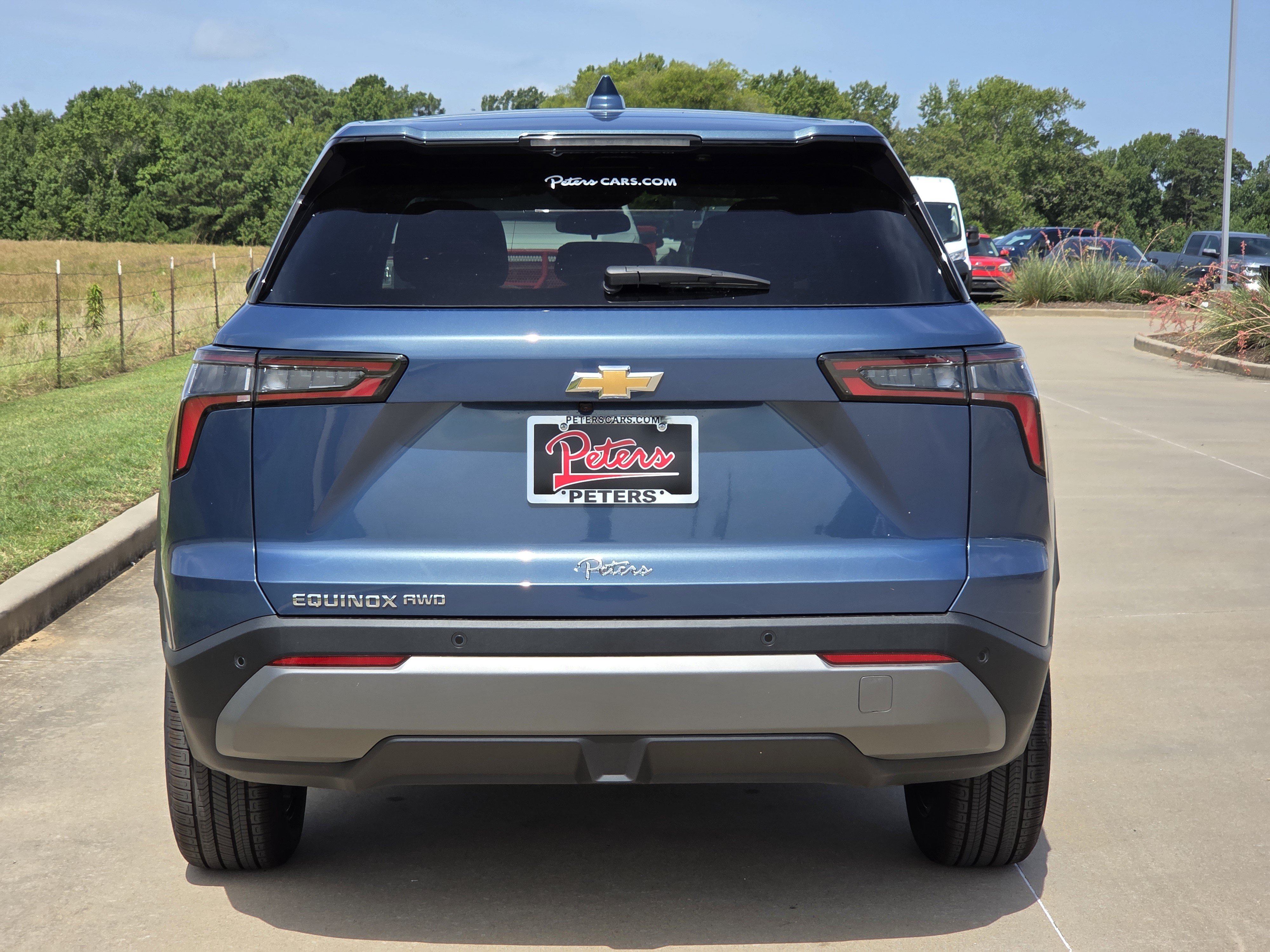 2027 Chevrolet Equinox LT - Photo 4