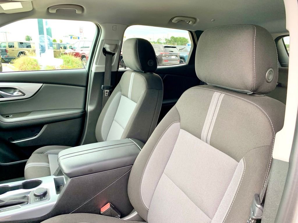 Used 2024 White Chevrolet LT image 15
