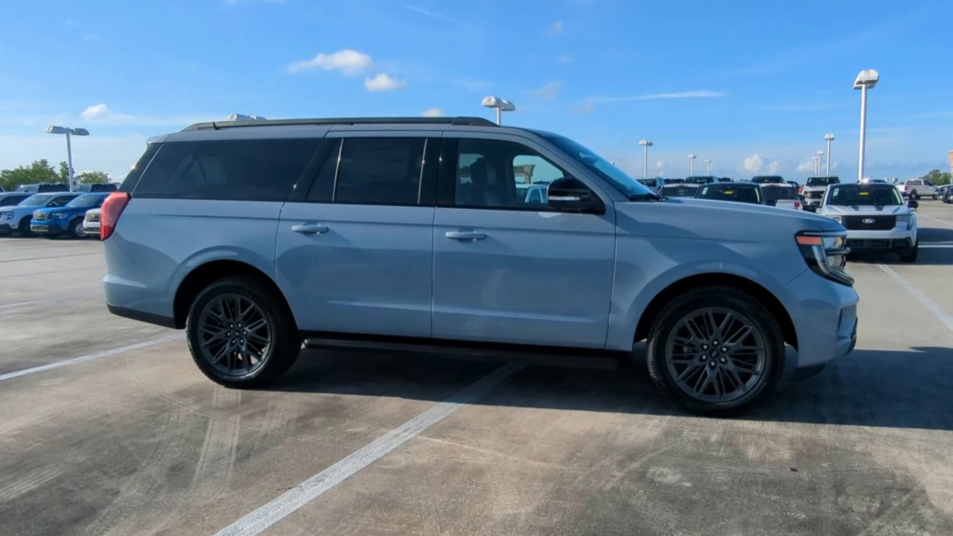 New 2026 Glacier Gray Metallic Tri-Coat Ford MAX Platinum® image 30