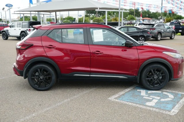Used 2023 Scarlet Ember Tintcoat Nissan SR image 4