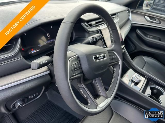 Used 2025 Silver Jeep Limited image 30