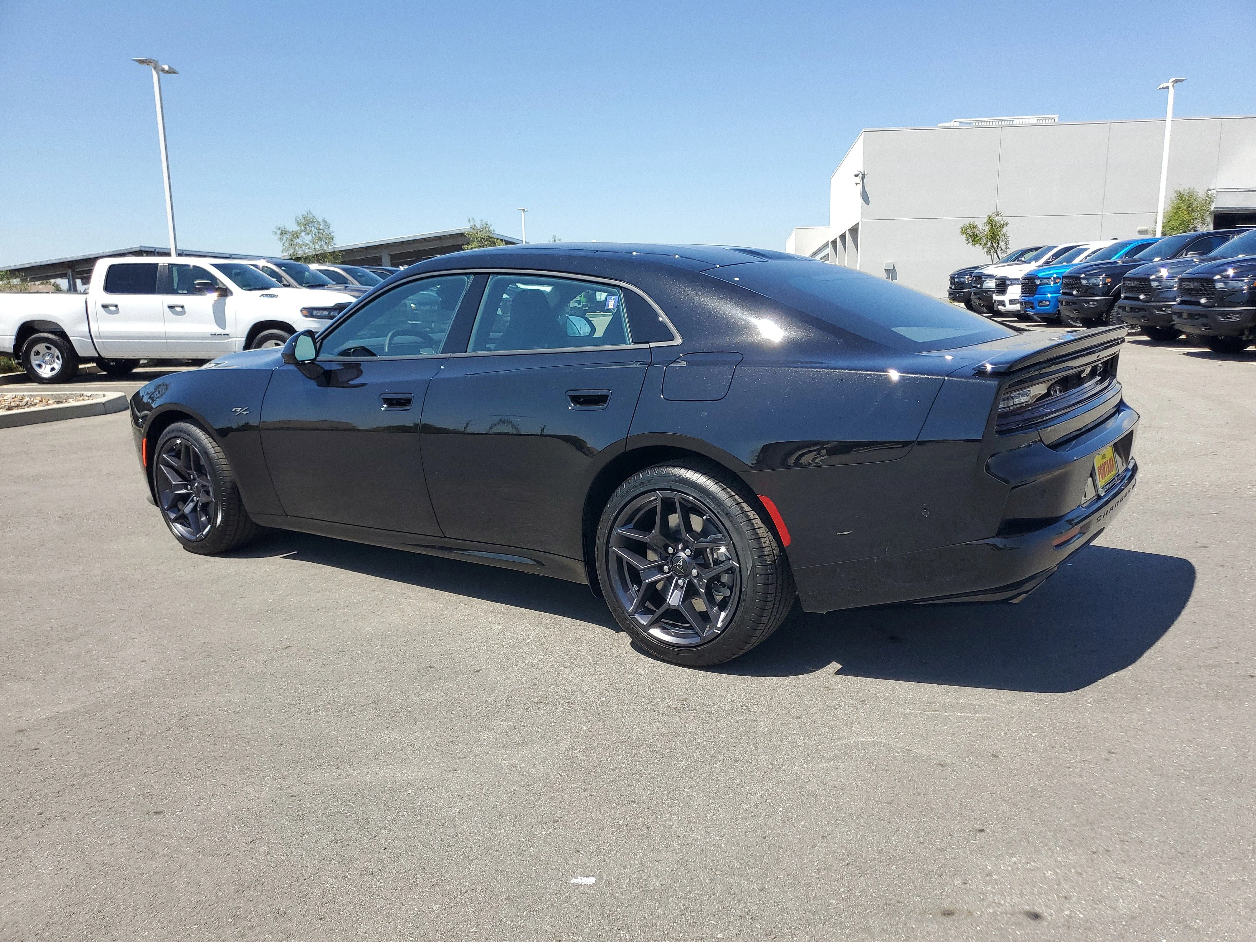 New 2026 Diamond Black Crystal Pearlcoat Dodge R/T image 3