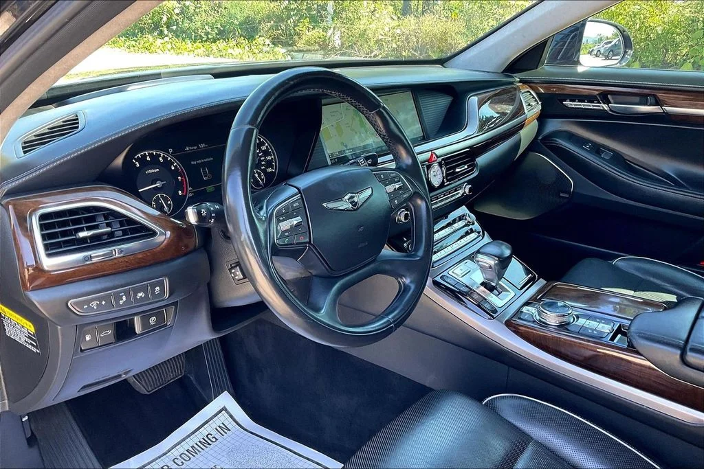 Used 2018 Black Genesis 3.3T Premium image 14