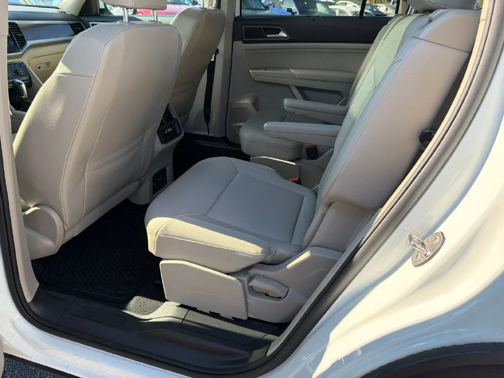 Used 2019 White Volkswagen SEL image 21
