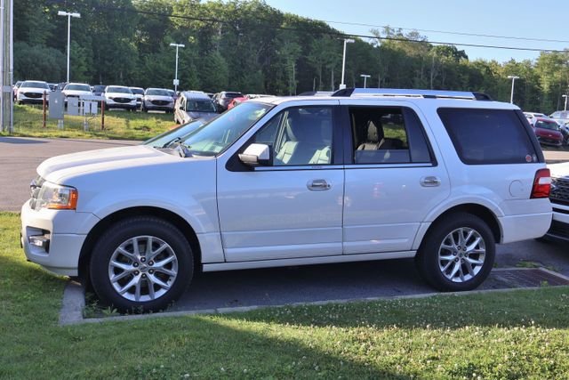 Used 2017 White Ford Limited image 3
