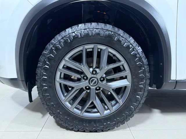 Used 2023 White Nissan S image 10