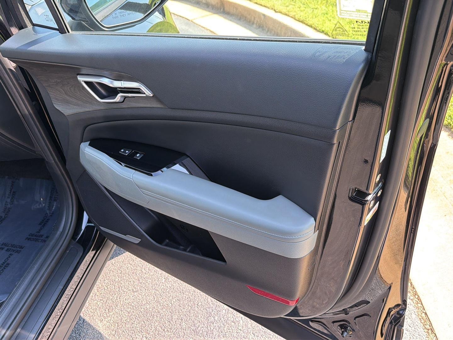 Used 2023 Ebony Black Kia X-Line image 13