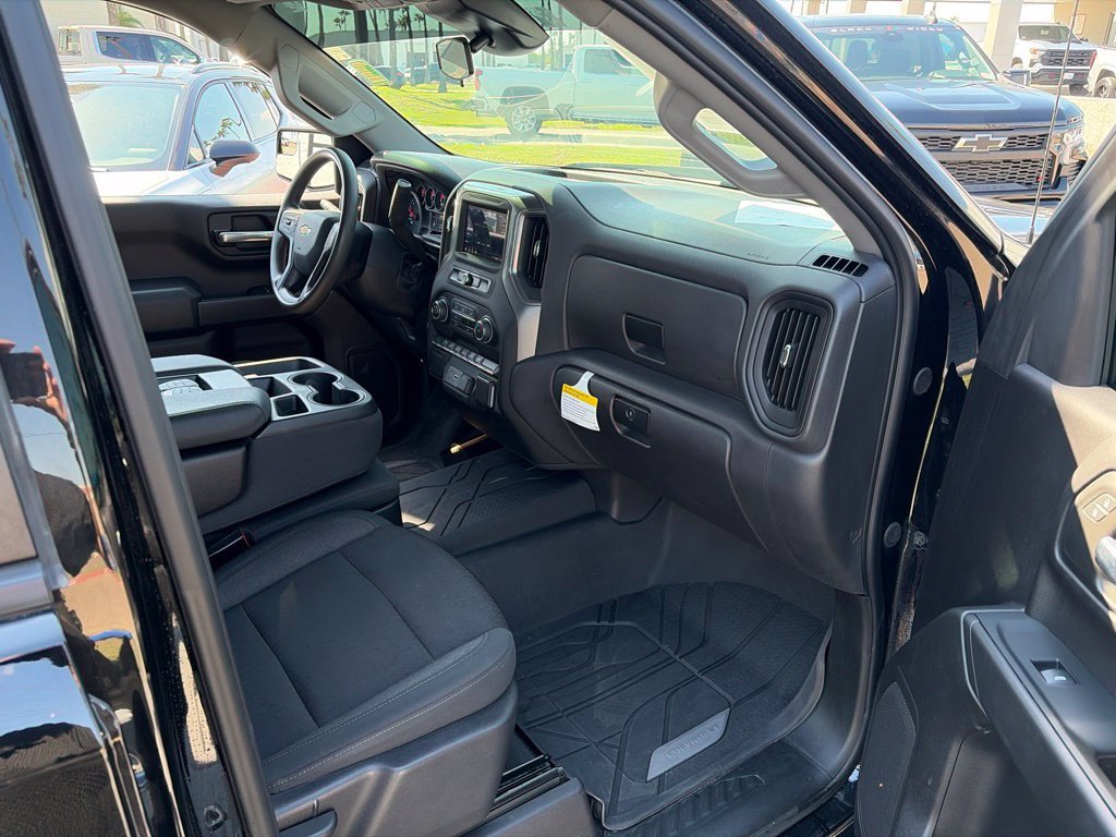 Used 2024 Black Chevrolet Custom image 9