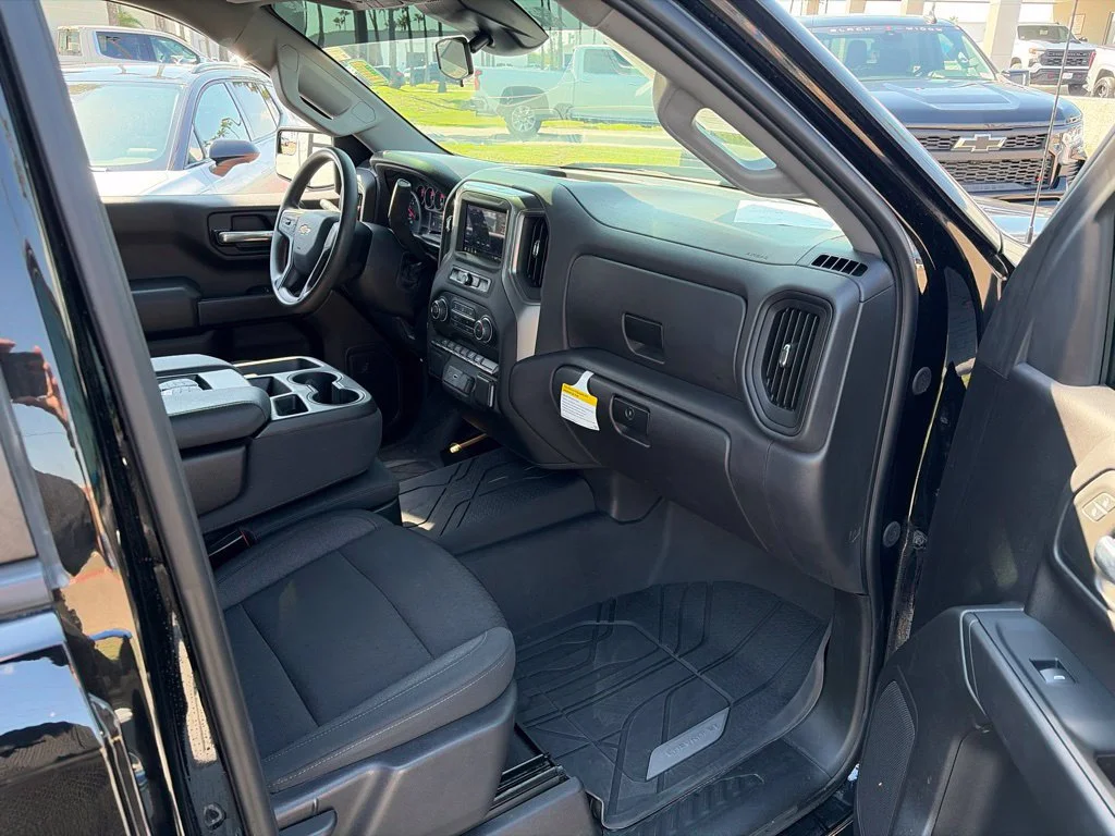 Used 2024 Black Chevrolet Custom image 9
