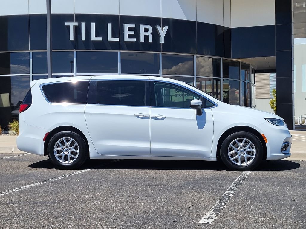 Used 2023 White Chrysler Touring L image 1