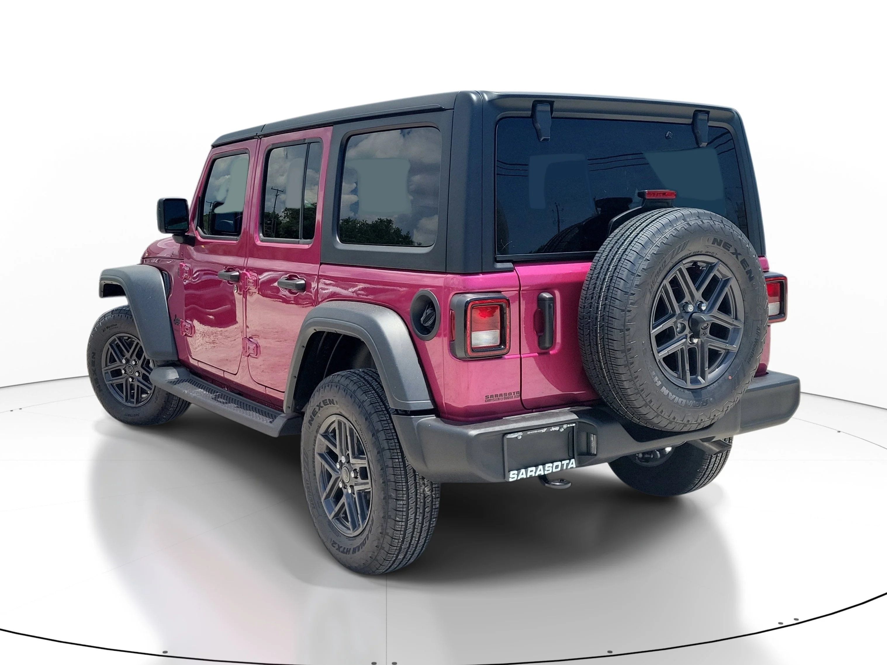 New 2026 Tuscadero Pearlcoat Jeep Sport S image 4