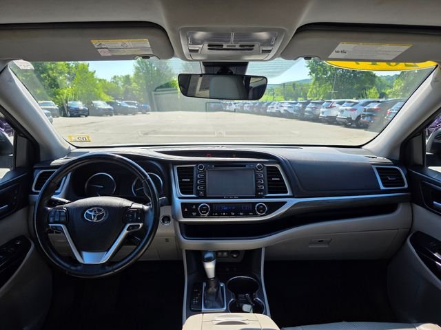 Used 2017 Blizzard Pearl Toyota Limited image 20