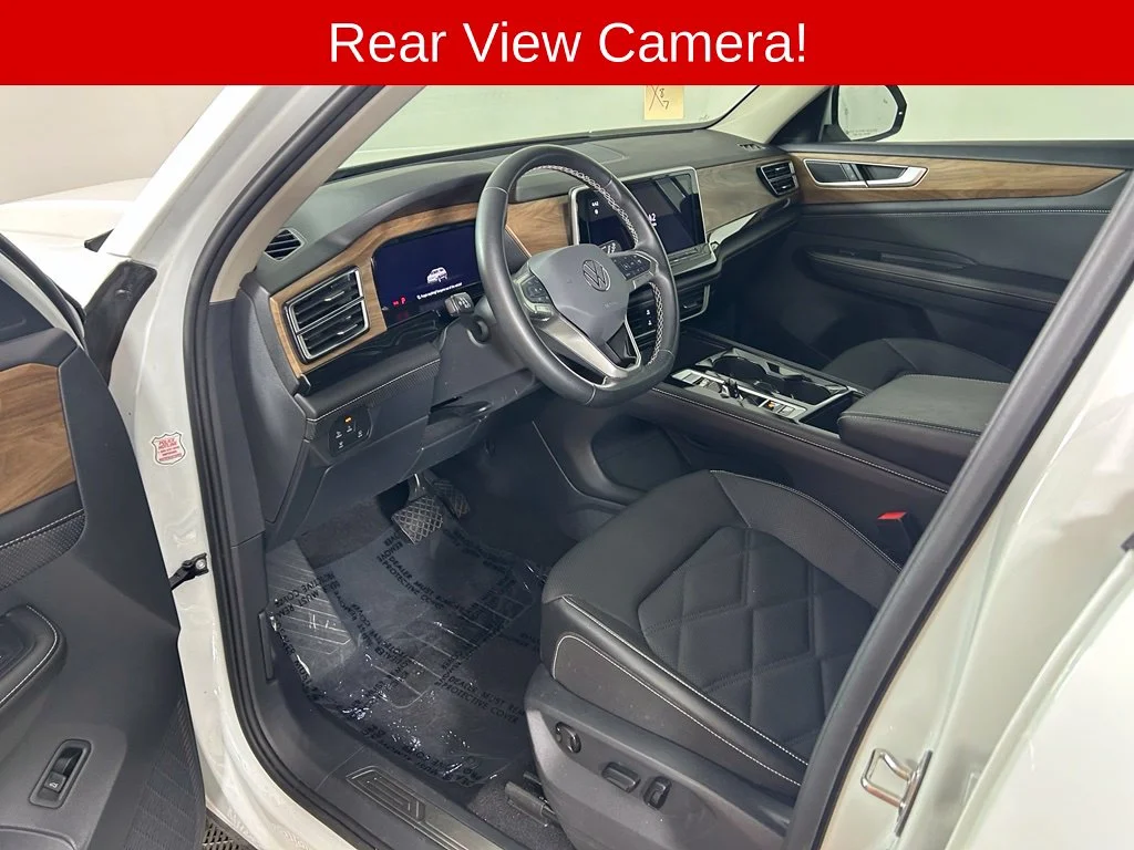 Used 2025 Pure White Volkswagen 2.0T SE w/Technology image 7