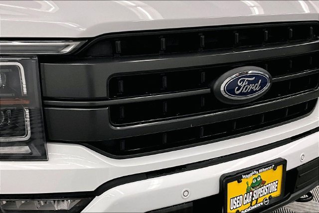 Used 2022 Oxford White Ford Lariat image 33