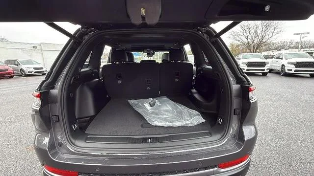 2026 Jeep Grand Cherokee Laredo - Photo 29