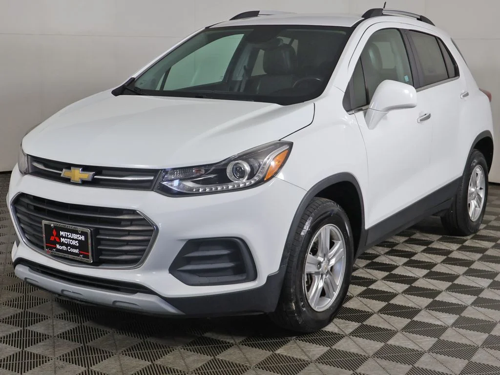 Used 2020 White Chevrolet LT image 5