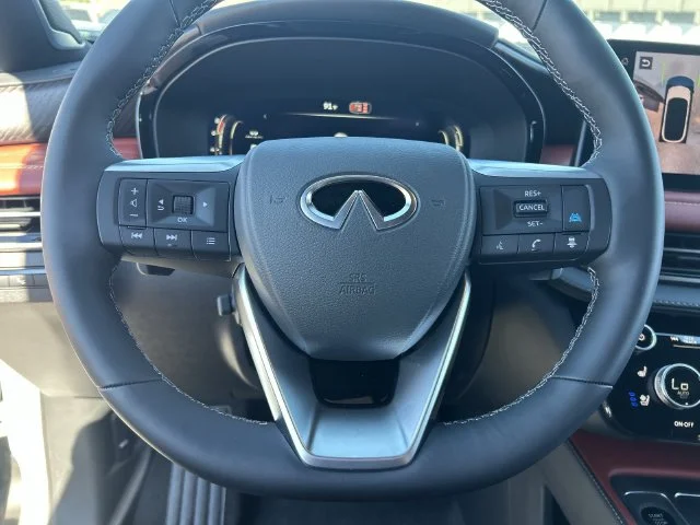 New 2027 2T RAD WHT INFINITI Autograph AWD image 25