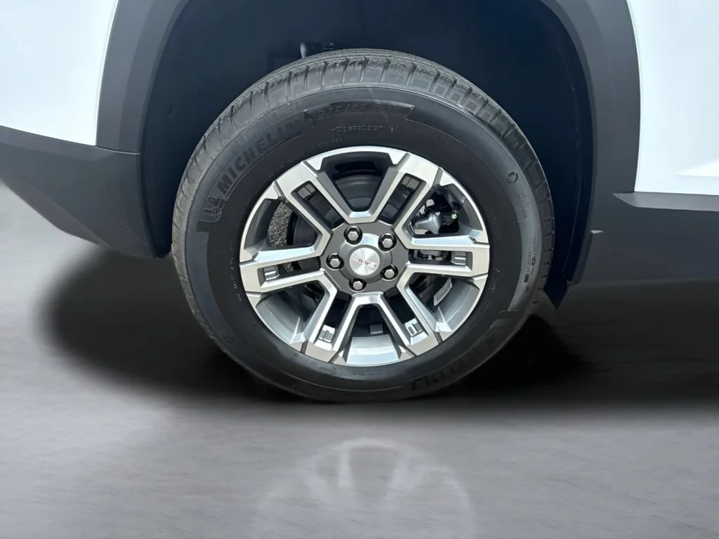 New 2027 Summit White GMC Elevation image 32
