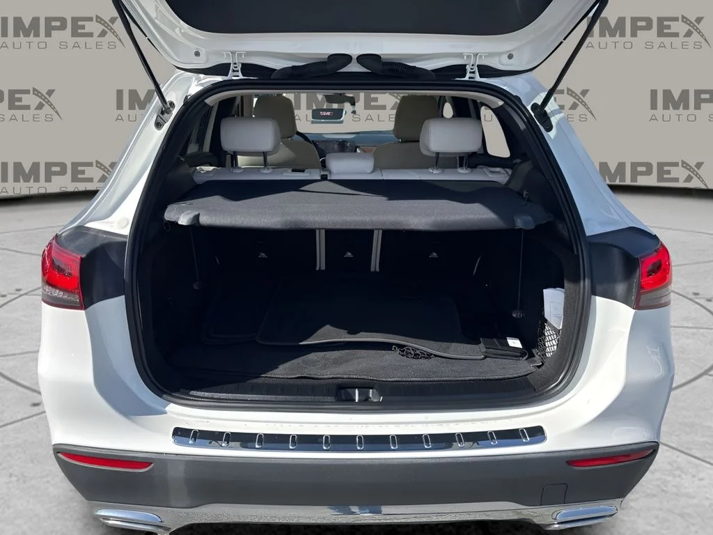 Used 2022 White Mercedes-Benz GLA 250 image 28