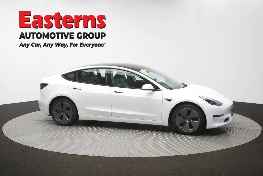 Used 2023 White Tesla Base image 33