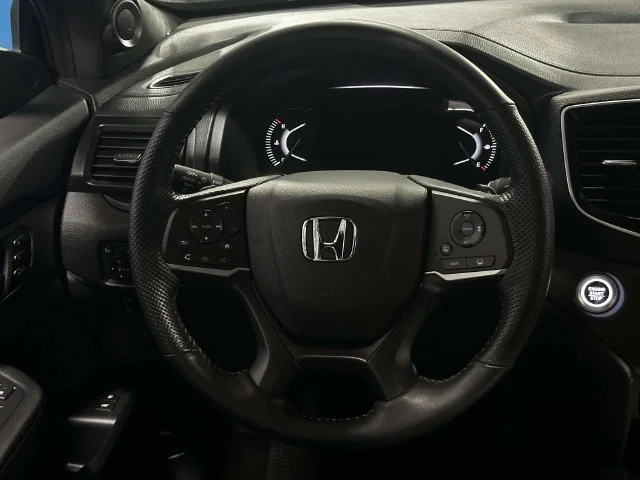 Certified Used 2025 Crystal Black Pearl Honda AWD TRAILSPORT image 20