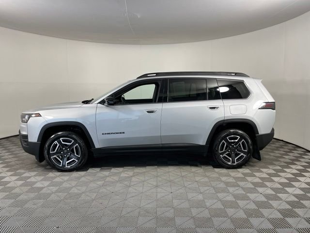 Used 2026 Silver Jeep Laredo image 4