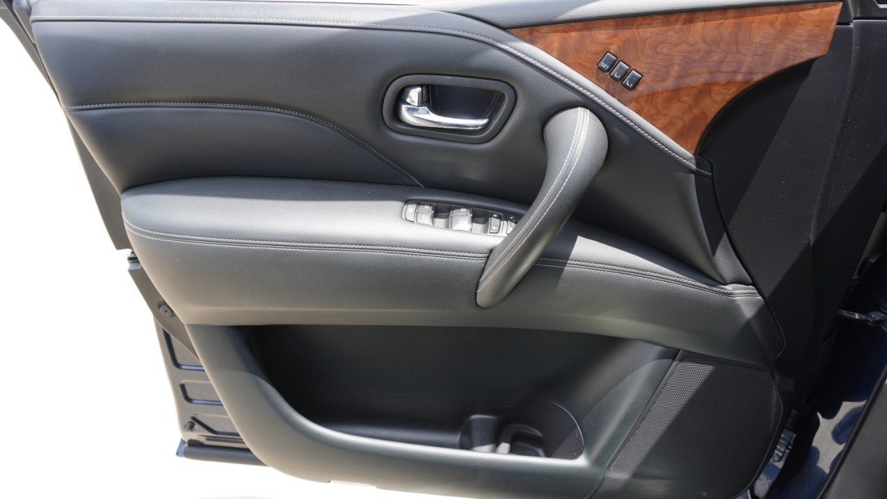 Used 2019 Blue INFINITI LUXE image 22